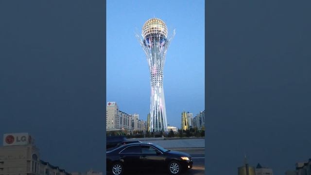 Baiterek light show in Astana, Kazakhstan смотреть онлайн
