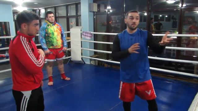 Руслан Тозлиян. Уроки кикбоксинга! смотреть онлайн