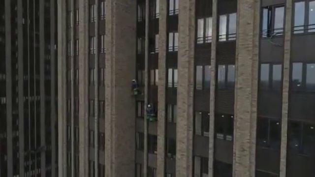 Мойка фасада после строительства МФК "Савеловский Сити" смотреть онлайн