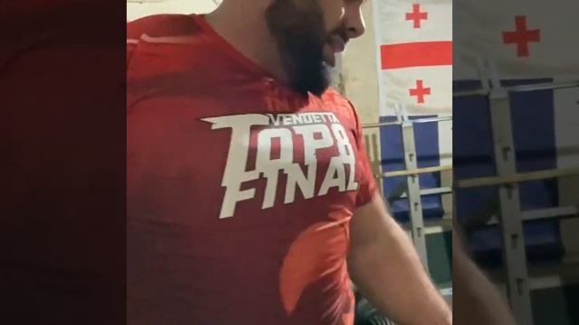 Devon Larratt's Cheeky Response To Levan's INSANE 100kg Wrist Curl!