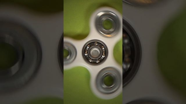 Explained: Finally You Know Why Fidget Spinners Disappeared смотреть онлайн