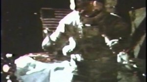 Опыт с пером и молотком на Луне