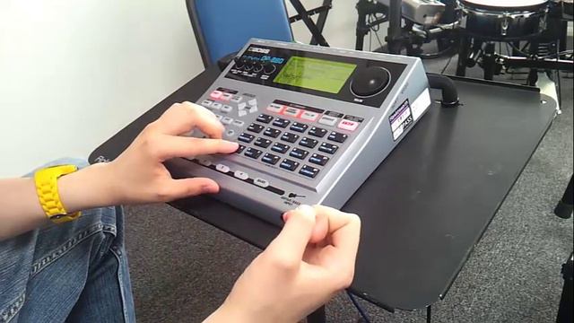 DR-880 смотреть онлайн