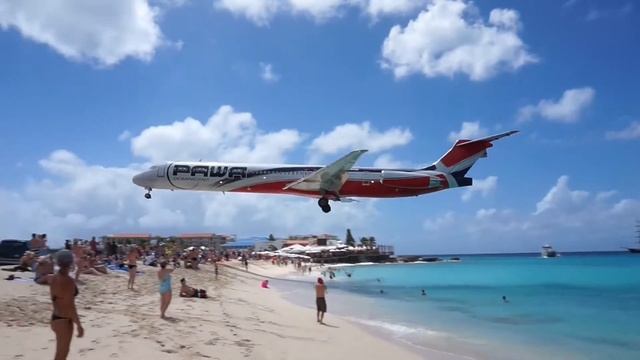 Very Low Landing Sint Maarten Maho Beach St Martin Sxm Caribbean island смотреть онлайн