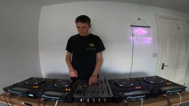 DJ GlOVES - 4 DECKS IN THE MIX - FISHER - JAMES HYPE - TITA LAU - GOODBOYS
