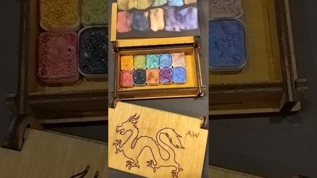 Набор блестящей акварели "Блестящий Дракон" от Aquarelle Wings артикул N-120 смотреть онлайн