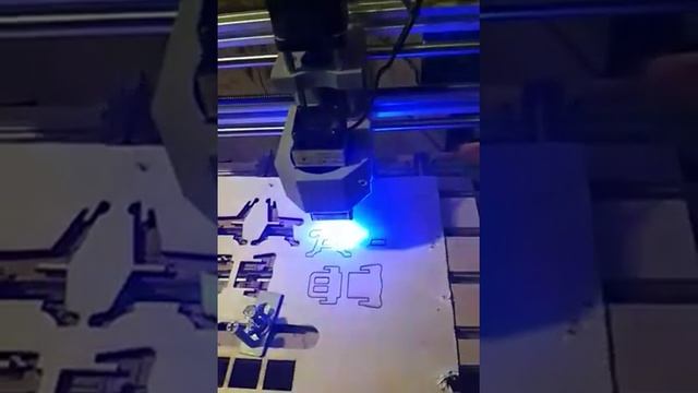 CNC 3018. Вырезание лазером 5500 мВт из фанеры 3 мм стула для игрушечной мебели смотреть онлайн