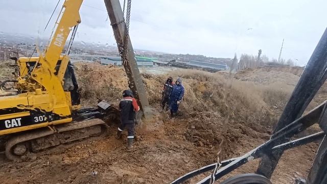 Осень, глина, монтаж столбов. смотреть онлайн