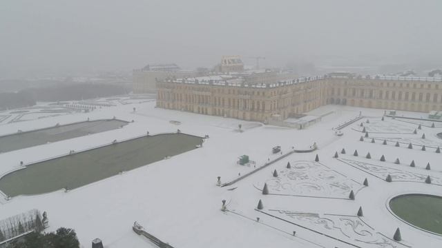 Le château de Versailles sous la neige // The Palace of Versailles under the snow смотреть онлайн