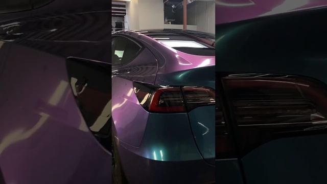 2022 Tesla Model Y wrapped. with Oracal 989 turquoise lavender смотреть онлайн
