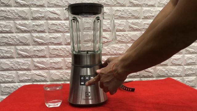 Khoá tự động trên Máy Xay Sinh Tố Electrolux EBR7804S | Điện Máy SeoHome | seohome.vn смотреть онлайн