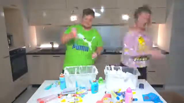 Masha Zoom  кто победит?