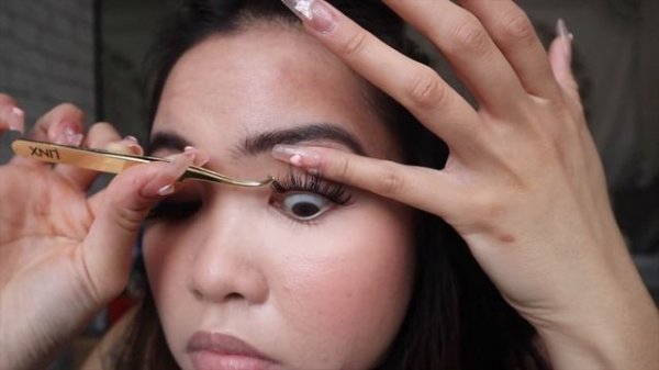 how to do diy manga/ anime lash extensions/ clusters | erika titus inspired lashes, nails & makeup