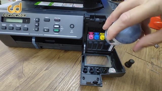 Brother DCP-T520W Printer Unboxing & Ink Charging смотреть онлайн
