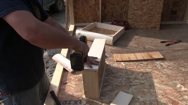 Alaska Off Grid Log Cabin Project..... Cabinet doors & Log drawers смотреть онлайн