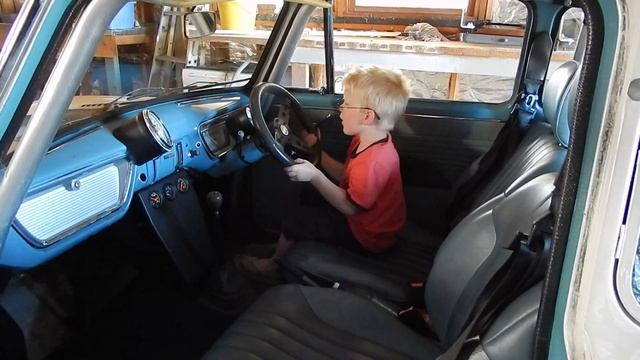 Harry driving his Papa's Ford Anglia aka flying car смотреть онлайн