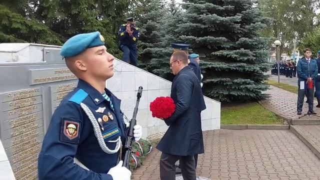 Возложение цветов на День ВДВ смотреть онлайн
