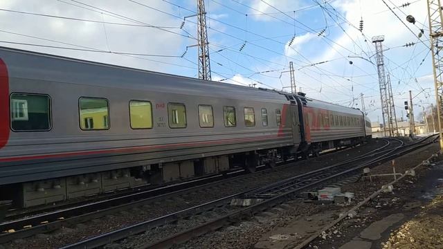 Электровоз ЭП20-071 с поездом №70 Москва - Липецк смотреть онлайн