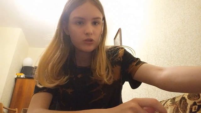 asmr ты распаковываешь носки вместе со странной подругой, с которой не виделась год смотреть онлайн