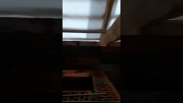 Рабочие моменты печника.Сужение кладки до дымохода о подведение под потолочное перекрытие. смотреть онлайн