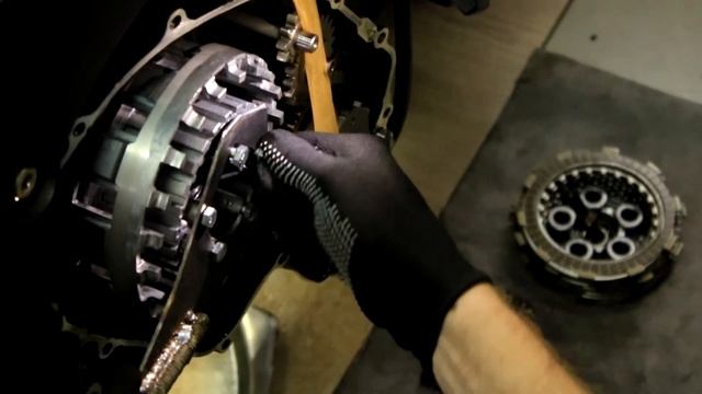 Ремонт мотоцикла HONDA CBR600RR clutch cover repair manual Come Down - Brillz & Craze смотреть онлайн