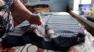 Vlog/ Шьем жилетку из двух шарфов.  Живем в Сибири..между городом и деревней