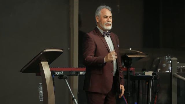Pastor Humberto Porras- A Lamb For A Donkey смотреть онлайн