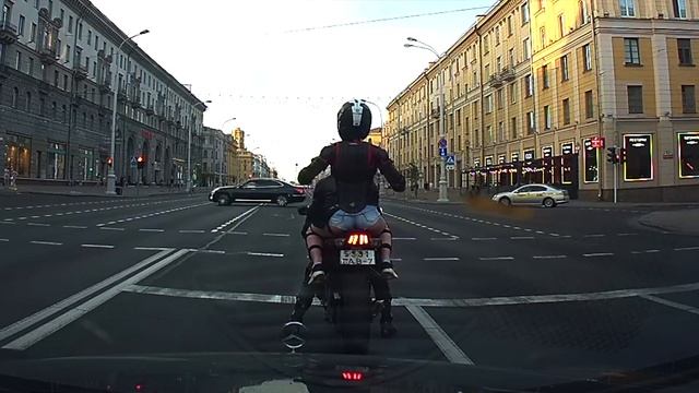 Кому мешают мотоциклы? пущай ездют, по мне отличный экземпляр смотреть онлайн