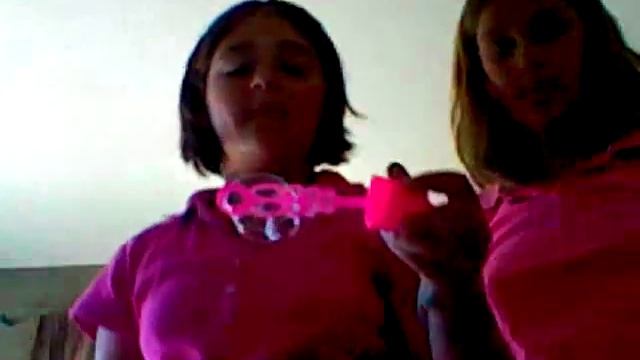 How to blow GIGANTIC bubbles! (Bubble Blowout) смотреть онлайн