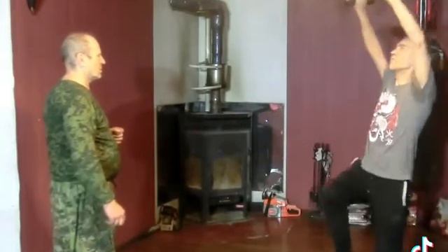 Что у вас здесь происходит?😂 смотреть онлайн