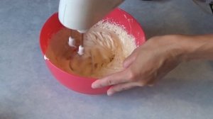 Масляный крем для украшения торта из сгущенки и масла