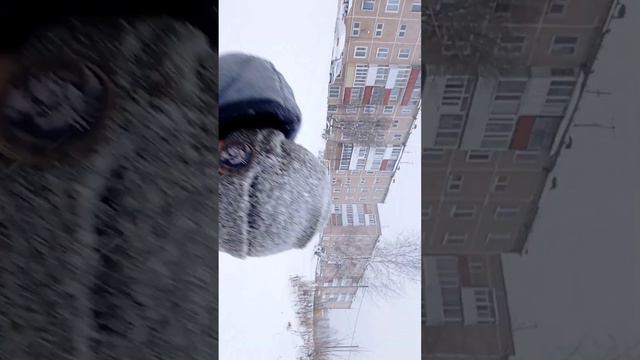 Наступила зима. Значит пора снимать видео про горку😉 смотреть онлайн