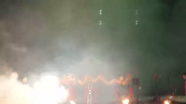 Китайское ОГНЕННОЕ ШОУ "ЗОЛОТОЙ ДРАКОН" на Китайский Новый год смотреть онлайн