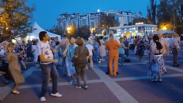 Cucu' Si Pupaza! Белгород, Парк Победы, Элегантные танцы.