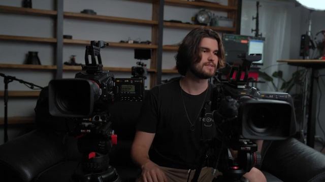 URSA Broadcast G2 vs URSA Mini G2: Blackmagic URSA Showdown смотреть онлайн