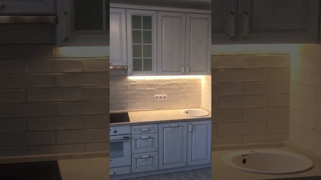 Светлая кухня в классическом стиле (Кухни Проша) смотреть онлайн