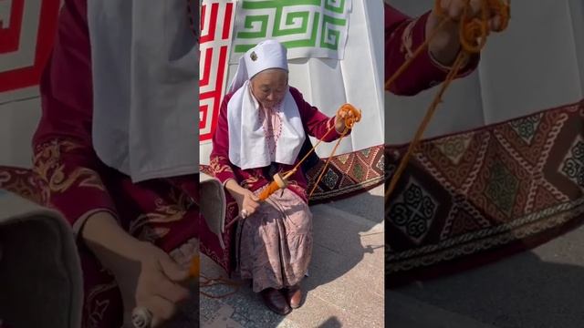 Алматы. Праздник Наурыз на Старой площади. Март 2022. Казахстан. Kazakhstan. Almaty. March 2022. смотреть онлайн