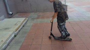 Топ 10 трюков на самокате для начинающих