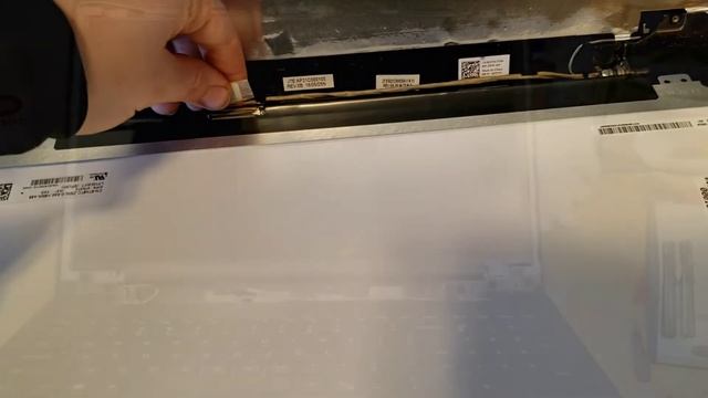 Laptop screen replacement / How to replace laptop screen Dell Inspiron P75F смотреть онлайн