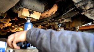 Замена подушки двигателя на Nissan Almera