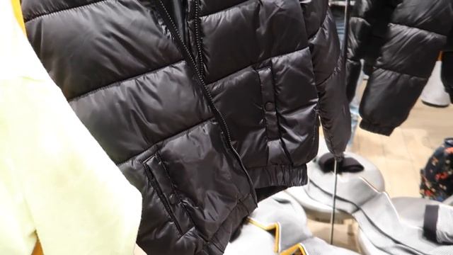 VLOG День с Кирой / Кира линяет / Покупки к школе / Подарок от поклонника смотреть онлайн