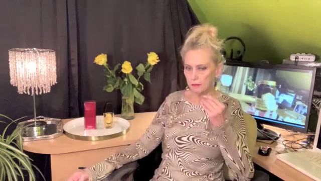 ANNE KLEIN Original Fragrance + Who IS Anne Klein?