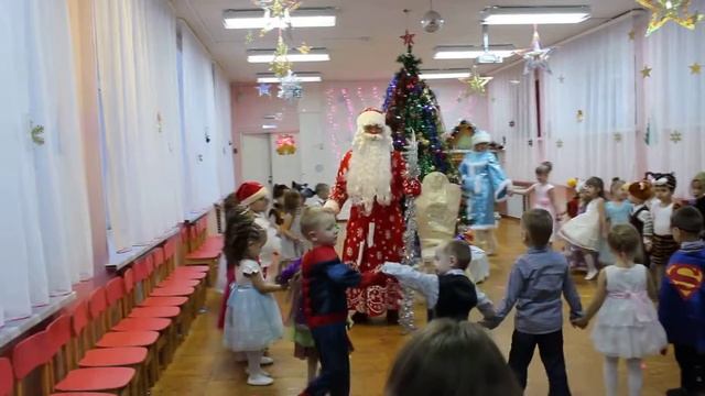 Песенка про Дедушку Мороза*Колобки смотреть онлайн