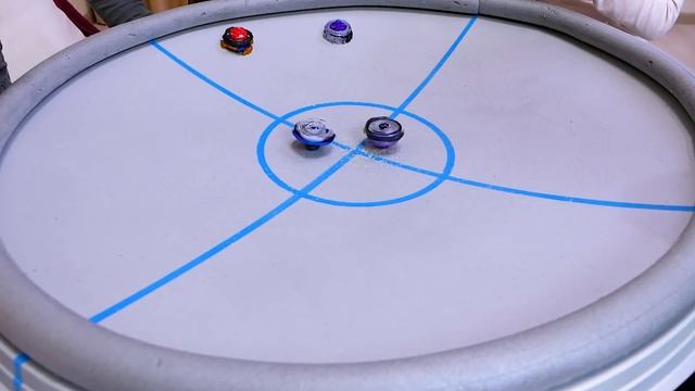 КТО САМЫЙ СИЛЬНЫЙ? Семейный Чемпионат БЕЙБЛЭЙД Атакующими Волчками НА БОЛЬШОЙ АРЕНЕ Для Детей kids смотреть онлайн