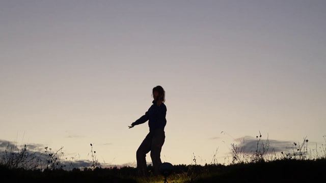 Танец в Сумерках вер.2 (на фоне светлого неба) смотреть онлайн