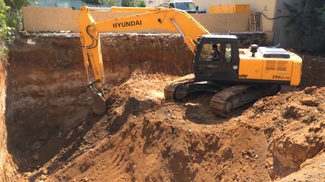 Hyundai 290 lc-7A Ekskavatör Hafriyat yüklemesi Excavation Loading смотреть онлайн