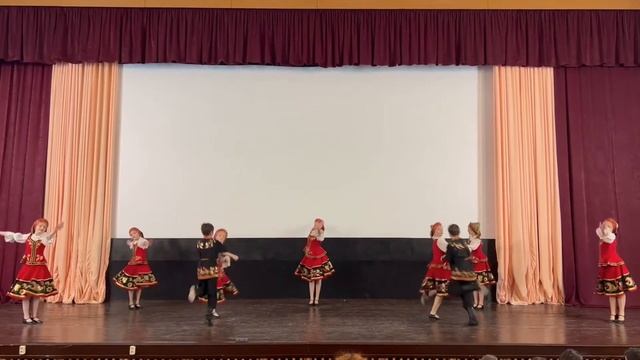 Золотая ярмарка - Хореографический ансамбль "Зоренька" смотреть онлайн