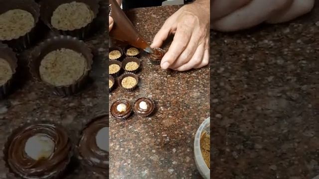 Шоколадные конфеты ручной работы. смотреть онлайн