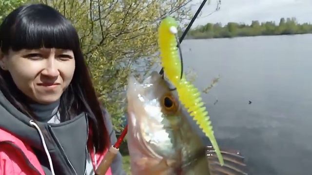 Рыбалка на спиннинг! Отводной поводок и твичинг?! Рыбалка получилась!!! смотреть онлайн