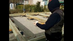 Обвязка каркасного дома на фундаменте из покрышек.